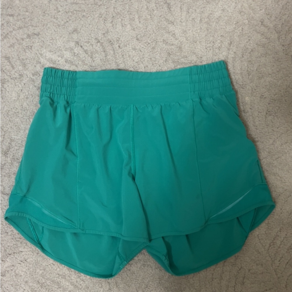Lululemon Hotty Hot Shorts 4 in